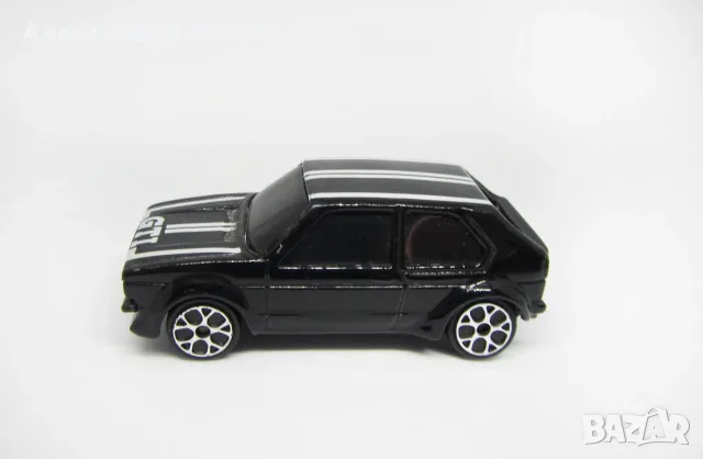 Стара Метална количка Volkswagen Golf GTI Maisto Мащаб 1:24, снимка 2 - Колекции - 55394753