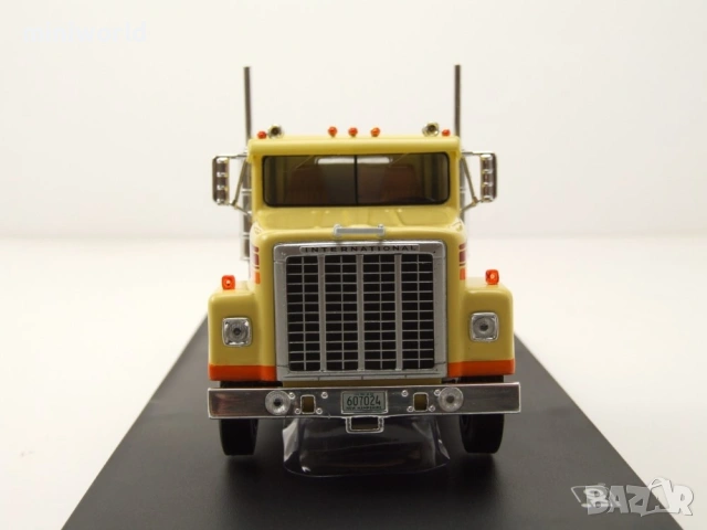 International Transtar 4300 влекач 1980 - мащаб 1:43 на IXO Models нов в PVC дисплей-кейс, снимка 6 - Колекции - 54701142