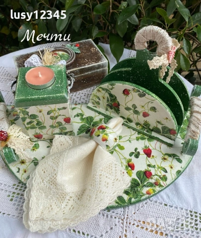 Дървена кутия с 6 пръстена за салфетки с горски ягоди. 🍓🌿🐞🍓🌿, снимка 5 - Прибори за хранене, готвене и сервиране - 54626631