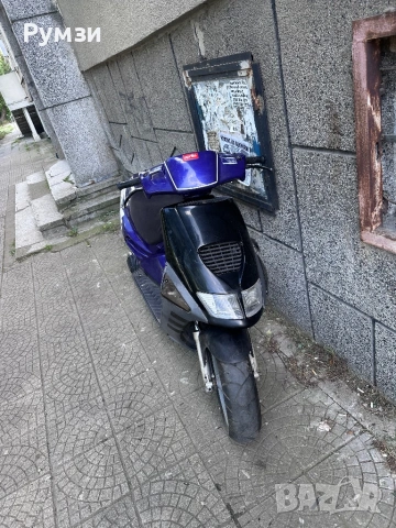 Скутер Aprilia SR 50cc водно охлаждане, снимка 6 - Мотоциклети и мототехника - 54945323