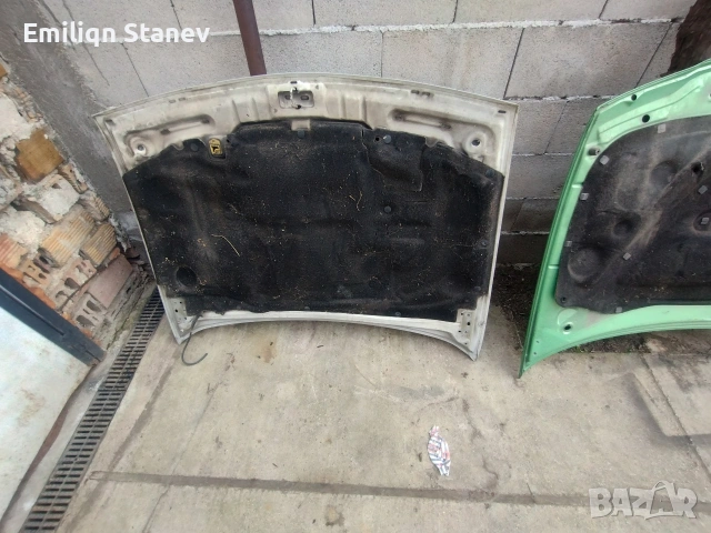 Три броя предни капаци, снимка 3 - Части - 54186216