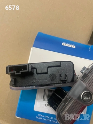 LED лампи за врата на Порше, снимка 2 - Аксесоари и консумативи - 54611177