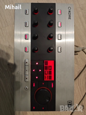 Native Instruments Kore 2 Controller USB MIDI контролер, снимка 3 - Синтезатори - 54613706