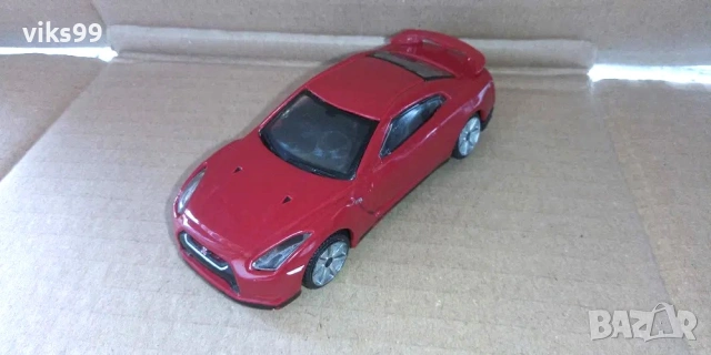 Nissan GT-R Bburago - Мащаб 1:43, снимка 7 - Колекции - 54266106