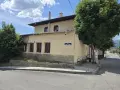 Търговска сграда, снимка 2
