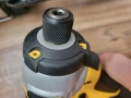 Оригинален четков импакт Dewalt DCF835 с бат , зарядно и куфар. 65€. (цената е крайна), снимка 6