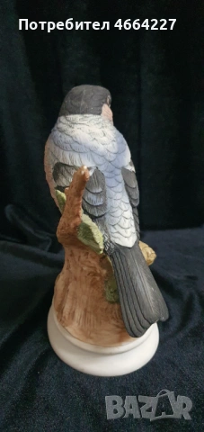 Рядък баварски порцелан:  Фигура "Червеногушка върху шишарки"- Gisela Keilhauer, снимка 5 - Колекции - 54092318