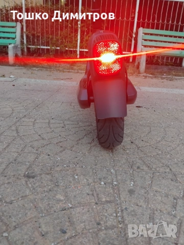 Продавам електрическа тротинетка в отлично състояние, НАЙН БОТ E 2 PRO , снимка 4 - Скутери и тротинетки - 54018065