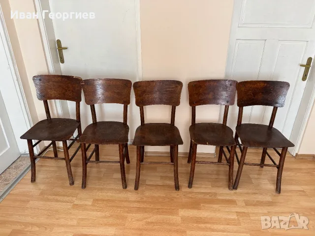 Винтидж кафяви дървени столове 5 броя