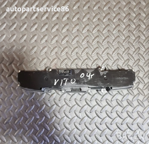 Бутон за аварийни светлини за Mercedes Vito W639 (2004-2011) 6395453407, снимка 2 - Части - 55152122