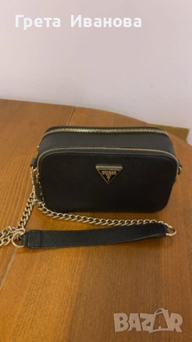 Чанта Guess черна