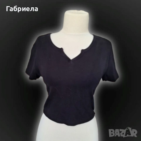 Черна къса тениска / кроп топ FB Sister (Размер S) – като нова