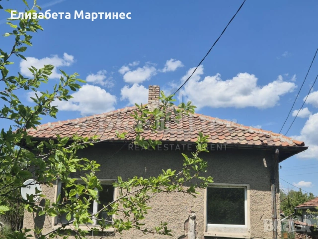 Стара къща с площ 70кв.м и УПИ 318кв.м в Стара чешма -Перник, снимка 2 - Къщи - 54487221