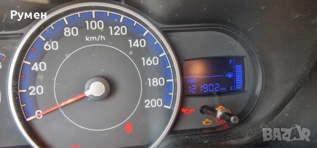 Хюндай I10, снимка 6 - Автомобили и джипове - 54753481