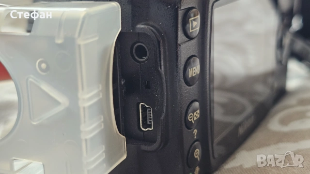 Nikon D40 тяло, снимка 11 - Фотоапарати - 54402278