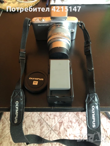 Фотоапарат-Olympus PEN Mini E-PM1 Mirrorless Camera 14-42mm Lens,2-Батерий,калъф(чанта).