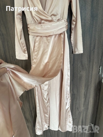 Нова Рокля, марка Pretty Little Thing, цвят шампанско/розов, материя сатен,за бал или гост на сватба, снимка 9 - Рокли - 54219492