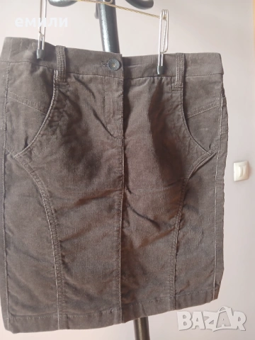 Две поли ,черната е вълнена,а кафявята  е кадифена, снимка 4 - Поли - 54016927