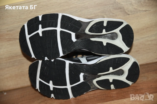 Mizuno оригинални мъжки маратонки, размер 44.5, цена 45 евро, снимка 5 - Маратонки - 54317636