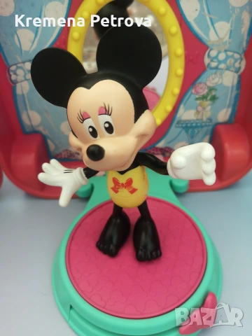 Игрален комплект „Disney Minnie Mouse Fashion on the Go“ от 2011 г., произведен от Mattel, снимка 7 - Други - 55216328