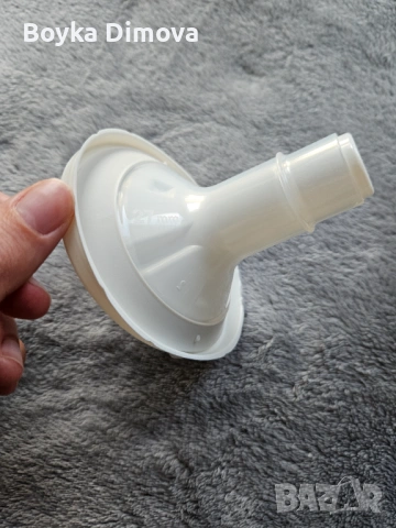 Medela Solo - електрическа помпа за кърма + аксесоари, снимка 4 - Помпи за кърма - 54734225