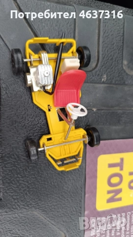 стара метална количка КАРАТ