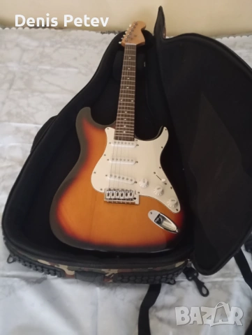 Продавам електрическа китара модел fender в много добро състояние, с класически fender цвят., снимка 4 - Китари - 54650489