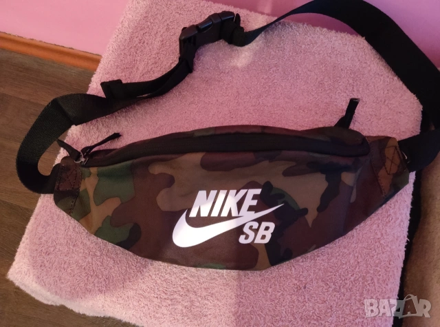 Оригинална чантичка за кръста NIKE SB