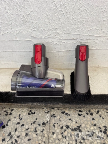 Dyson V8 Absolute – Безжична Вертикална Прахосмукачка, 425W, до 40 мин!, снимка 6 - Прахосмукачки - 54357680