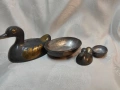 Две масивни кутии патици от висококачествен калай (pewter) с релефни апликации от месинг., снимка 9