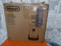 Кафемашина с ръкохватка DeLonghi Dedica EC685.W Бяла, снимка 14