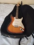 Продавам електрическа китара модел fender в много добро състояние, с класически fender цвят., снимка 4