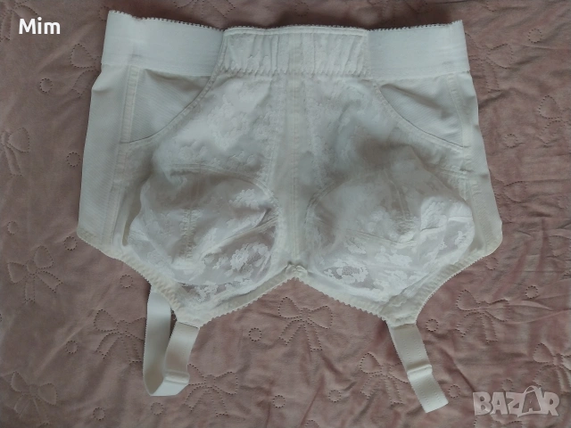  Резервирани Triumph 95 D Ретро бял сутиен корсет / Винтидж/, снимка 3 - Бельо - 54274896