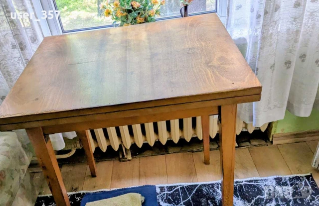 Продажба кухненска маса с три стола, снимка 4 - Маси - 54591180