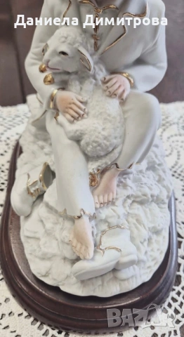 Порцеланова фигура, Capodimonte, снимка 2 - Статуетки - 54176061