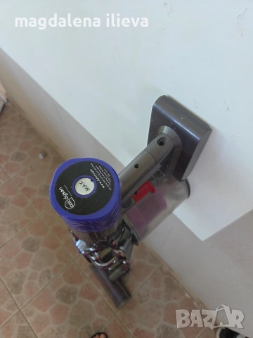 Безжична ръчна вертикална прахосмукачка Dyson, снимка 3 - Прахосмукачки - 54542769