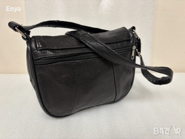 Малка черна чанта от естествена кожа, снимка 2 - Чанти - 54156935