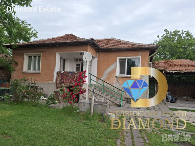 Две къщи в един двор в село Езерово, общ. Първомай, снимка 3 - Къщи - 54789441