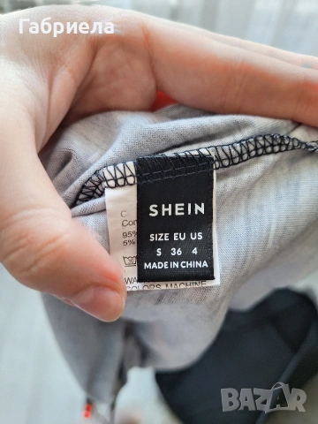SHEIN Черен потник с червени пеперуди (Размер S), снимка 3 - Потници - 54917606