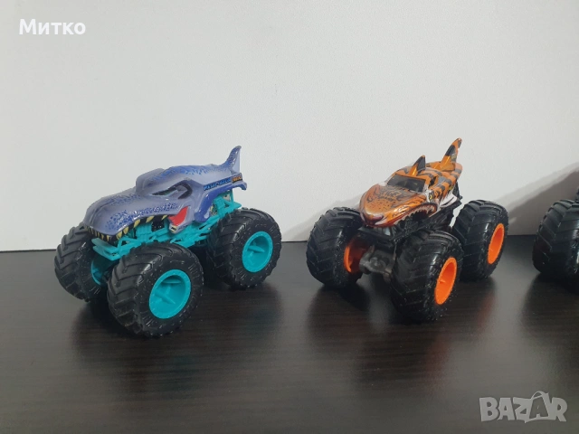 Игрален комплект 2 In 1 Hot Wheels - Мега автовоз и писта, снимка 6 - Колекции - 54166948