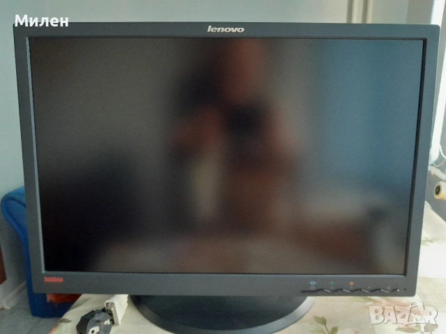 Монитор Lenovo, снимка 4 - Монитори - 54808619