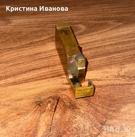 Колекционерска тежка бензинова запалка с релефен орел, снимка 3 - Антикварни и старинни предмети - 55669044