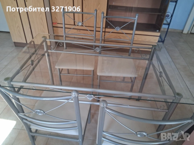 Стъклена маса + 4 стола, снимка 3 - Маси - 54299094