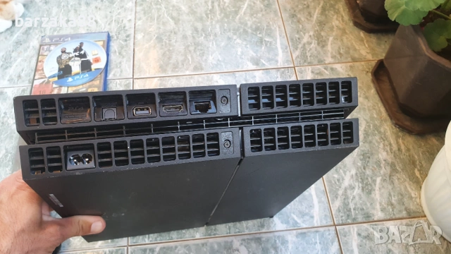 PS4 + 2 джойстика + 2 игри + кабели  , снимка 11 - PlayStation конзоли - 54764313