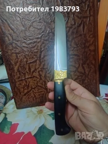 Красив ловен майсторски нож,закален, дръжка кориан.