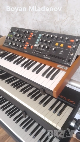 Behringer Poly D, снимка 2 - Синтезатори - 54753844