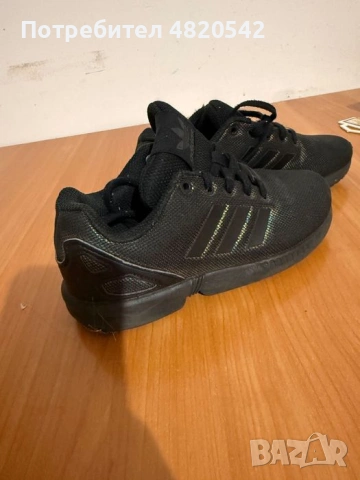 Маратонки Adidas, снимка 2 - Детски маратонки - 54579705
