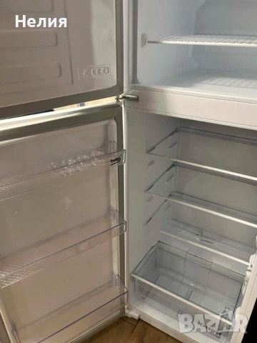 Хладилник с 2 врати за вграждане Beko, снимка 3 - Хладилници - 54634275