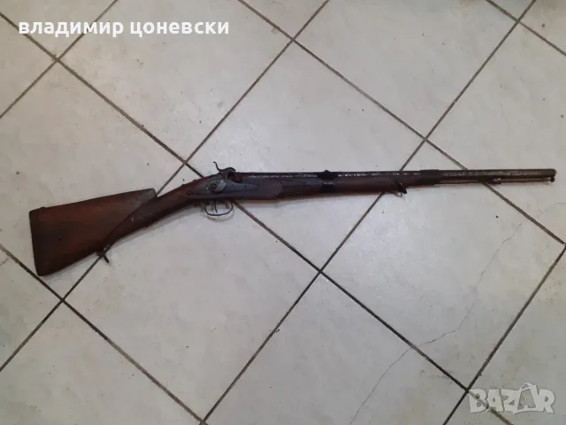 Стара автентична хайдушка капсулна пушка,механизма работи отлично,зарежда и щрака,родходяща за възст
