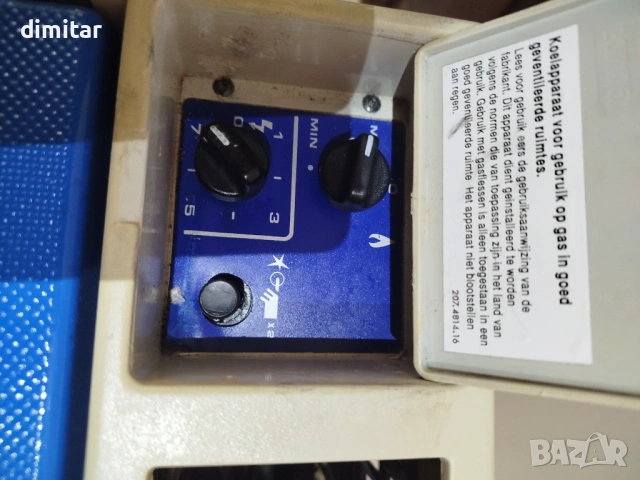 Амонячен хладилник DOMETIC -12/220 V - GAZ, снимка 3 - Хладилни чанти - 54421240